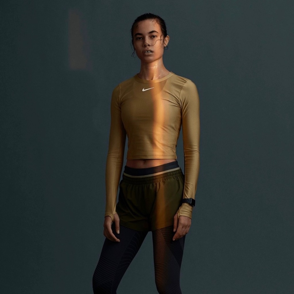 Nike power speed cropped long sleeve
